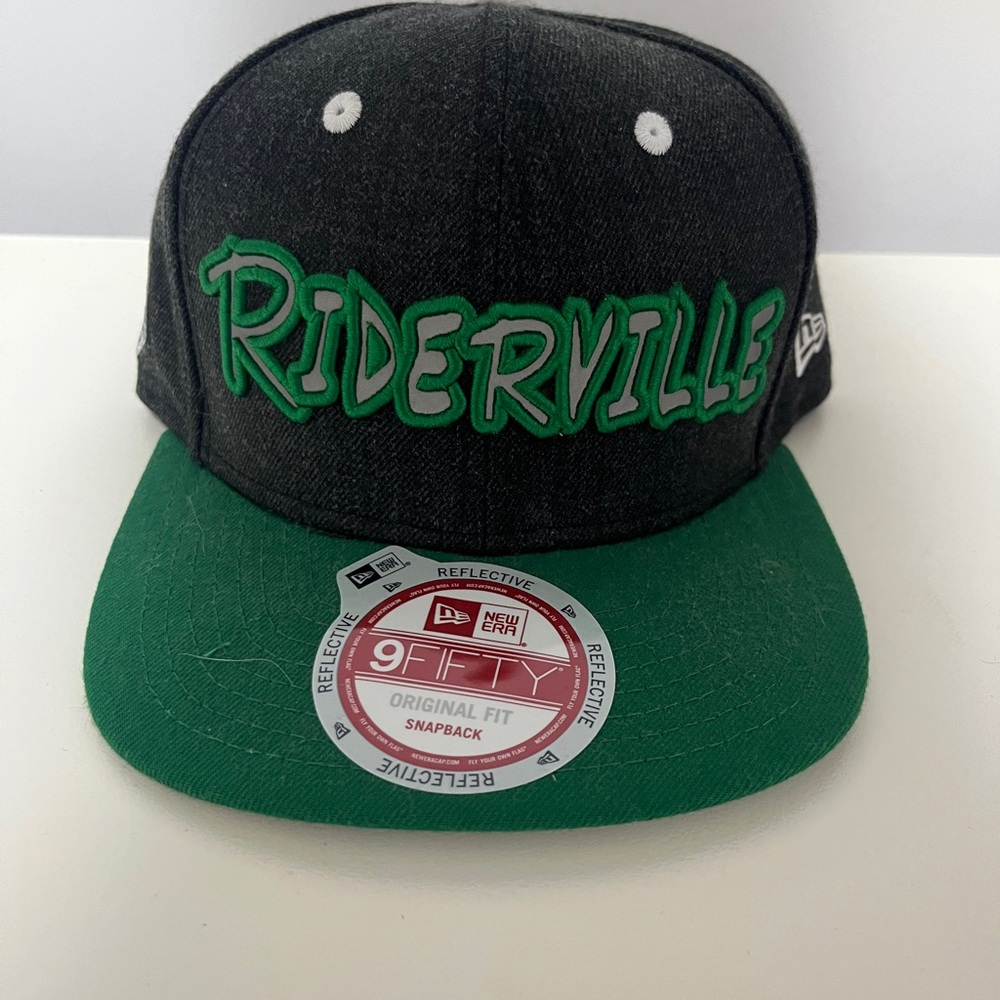 New Era Green and Black 9FIFTY Snapback Hat